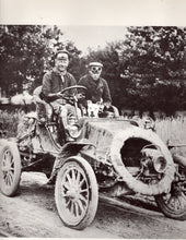 Laden Sie das Bild in den Galerie-Viewer, Au temps des automobilistes