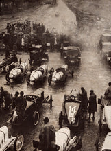 Laden Sie das Bild in den Galerie-Viewer, Au temps des automobilistes