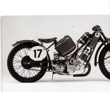 Laden Sie das Bild in den Galerie-Viewer, L`Art de la Moto
