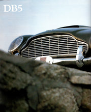 Laden Sie das Bild in den Galerie-Viewer, Aston Martin . Alle Serien-Sportwagen nach 1945
