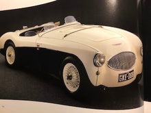 Laden Sie das Bild in den Galerie-Viewer, Britische Auto-Legenden • Klassiker in Stil und Design