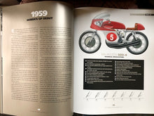 Laden Sie das Bild in den Galerie-Viewer, The Grand Prix Motorcycle